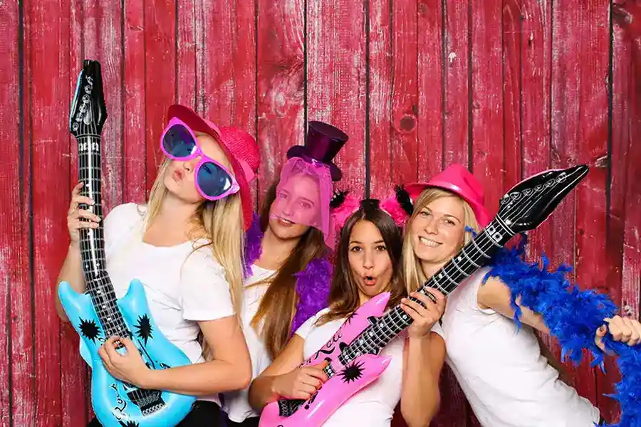 Auch bei der Halloween Party geht die Fotobox Verkleidungsutensilien reichlich